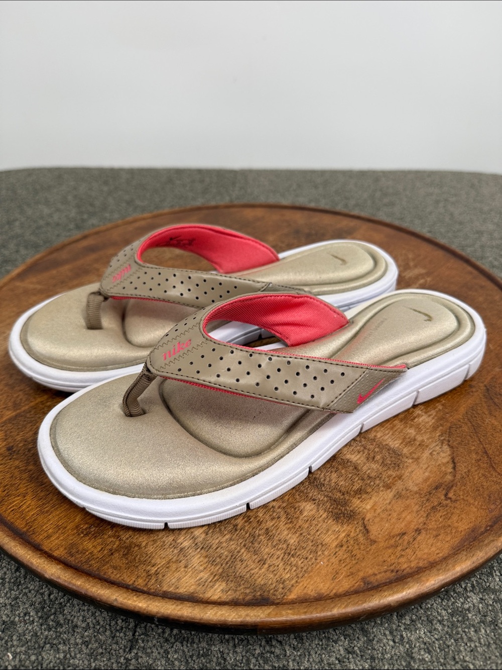 Nike Sandals Wm 8 Gold Pink Comfort Footbed Flip Flops Thong Foam Cushion